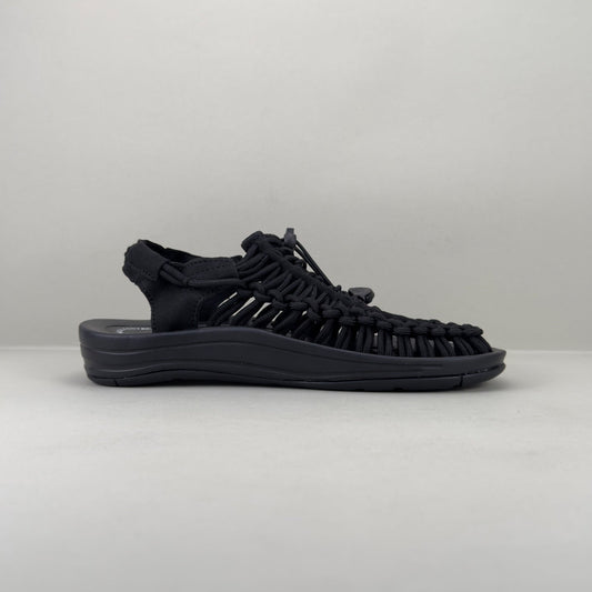 KEEN UNEEK Outdoor Sandal – Lightweight & Breathable