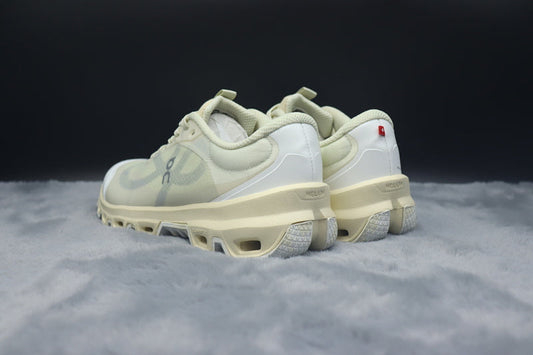 ON LOEWE X Cloud Venture