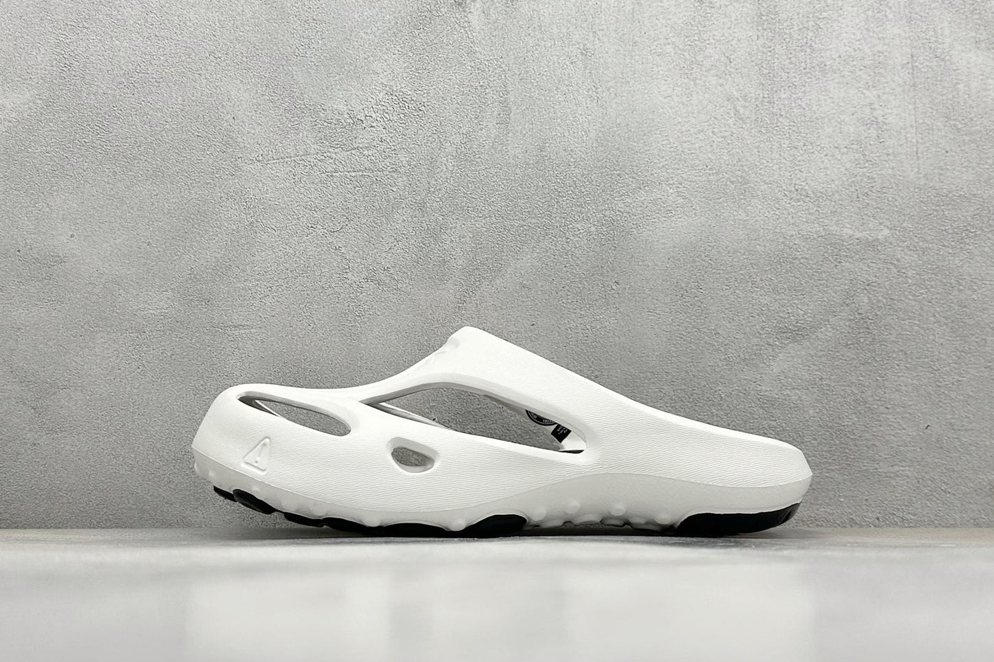 KEEN Shanti Sandal – Lightweight Comfort for Everyday Adventure