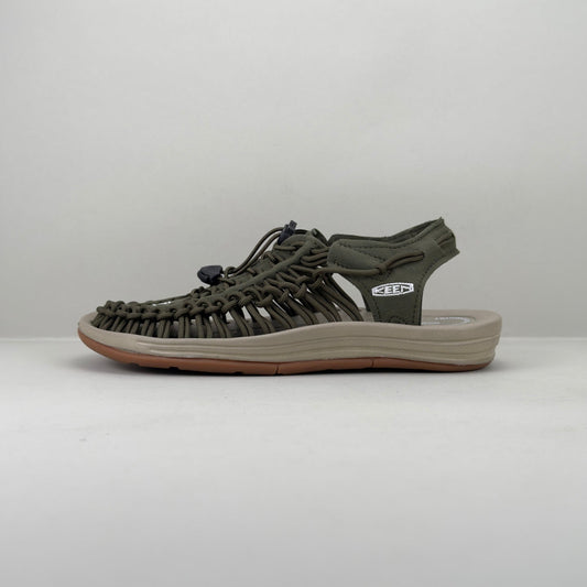 KEEN UNEEK Outdoor Sandal – Lightweight & Breathable