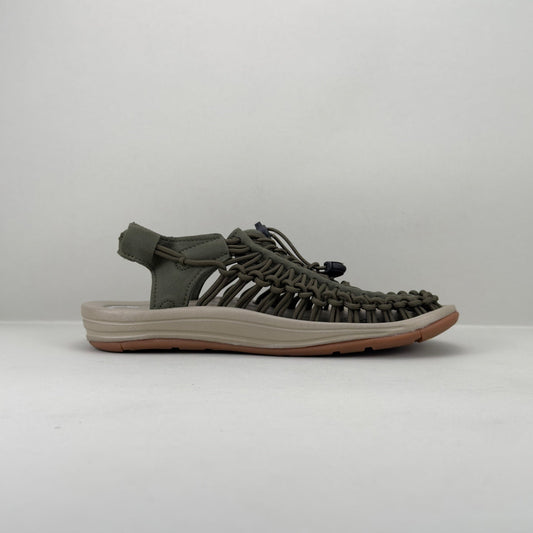KEEN UNEEK Outdoor Sandal – Lightweight & Breathable