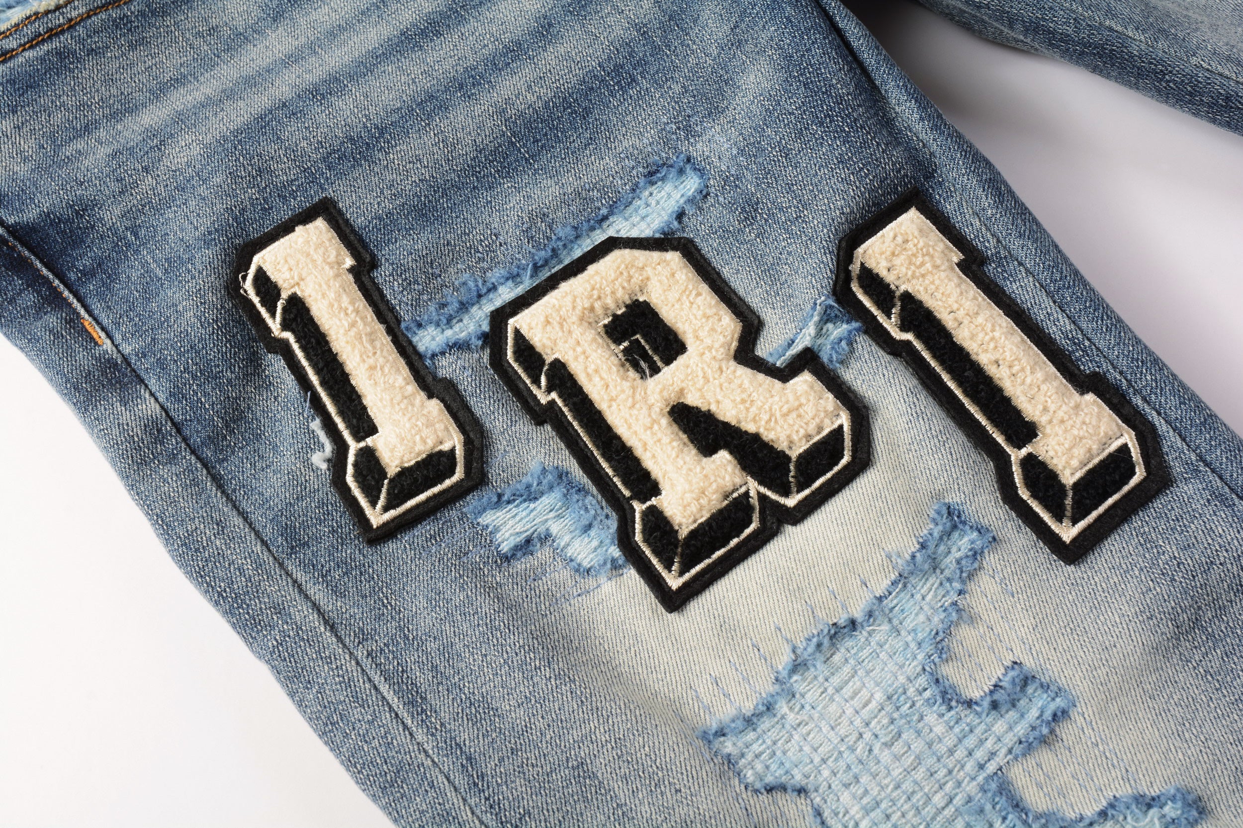 HH AMIRI Jeans 8826
