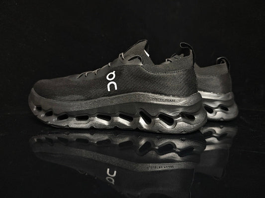 ON LOEWE×On Cloudtilt