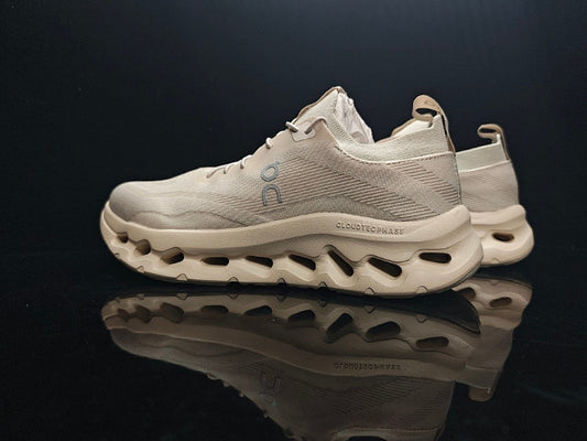 ON LOEWE×On Cloudtilt